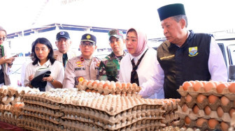 Wakapolda Bersama Satgas Pangan Sidak Pasar Angso Duo Jelang Ramadan